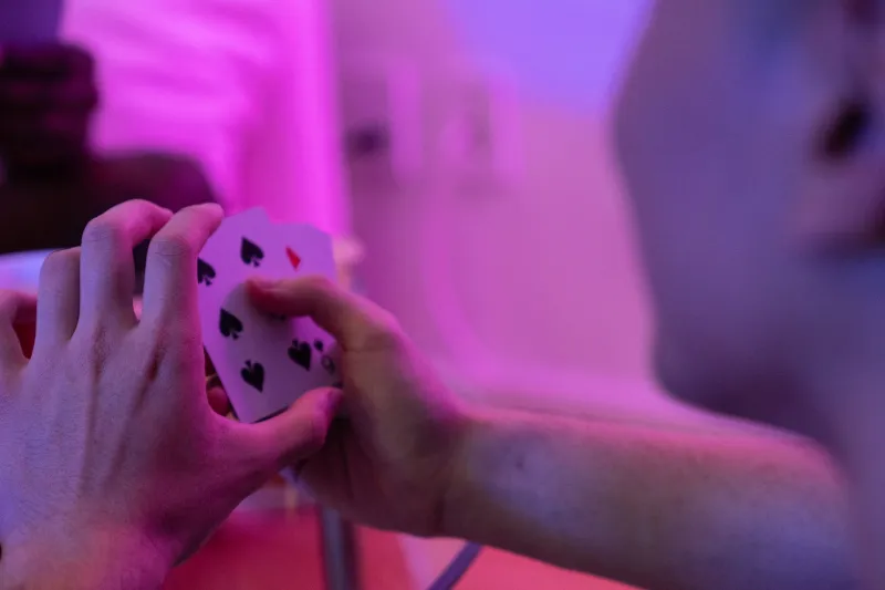 Mind Games at 27: How a Bigger Hand Quietly Breaks Your Opponents